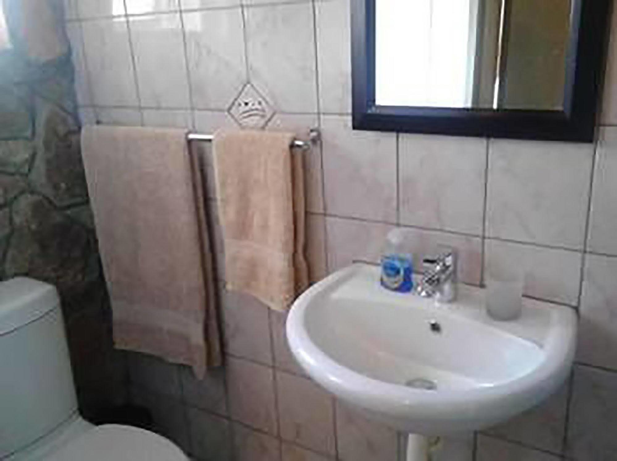 A New Earth Guest Lodge Francistown Kültér fotó